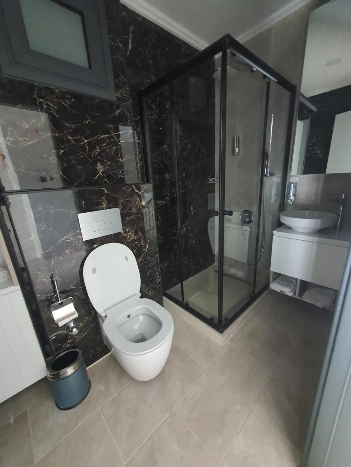 Del Mare Park Hotel Кирения Екстериор снимка