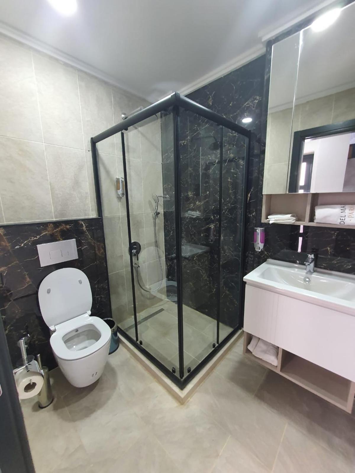 Del Mare Park Hotel Кирения Екстериор снимка