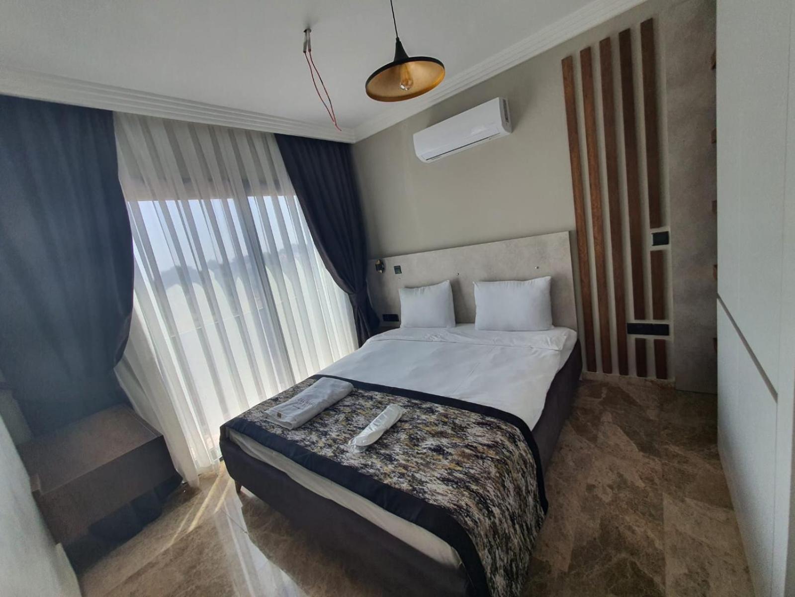 Del Mare Park Hotel Кирения Екстериор снимка