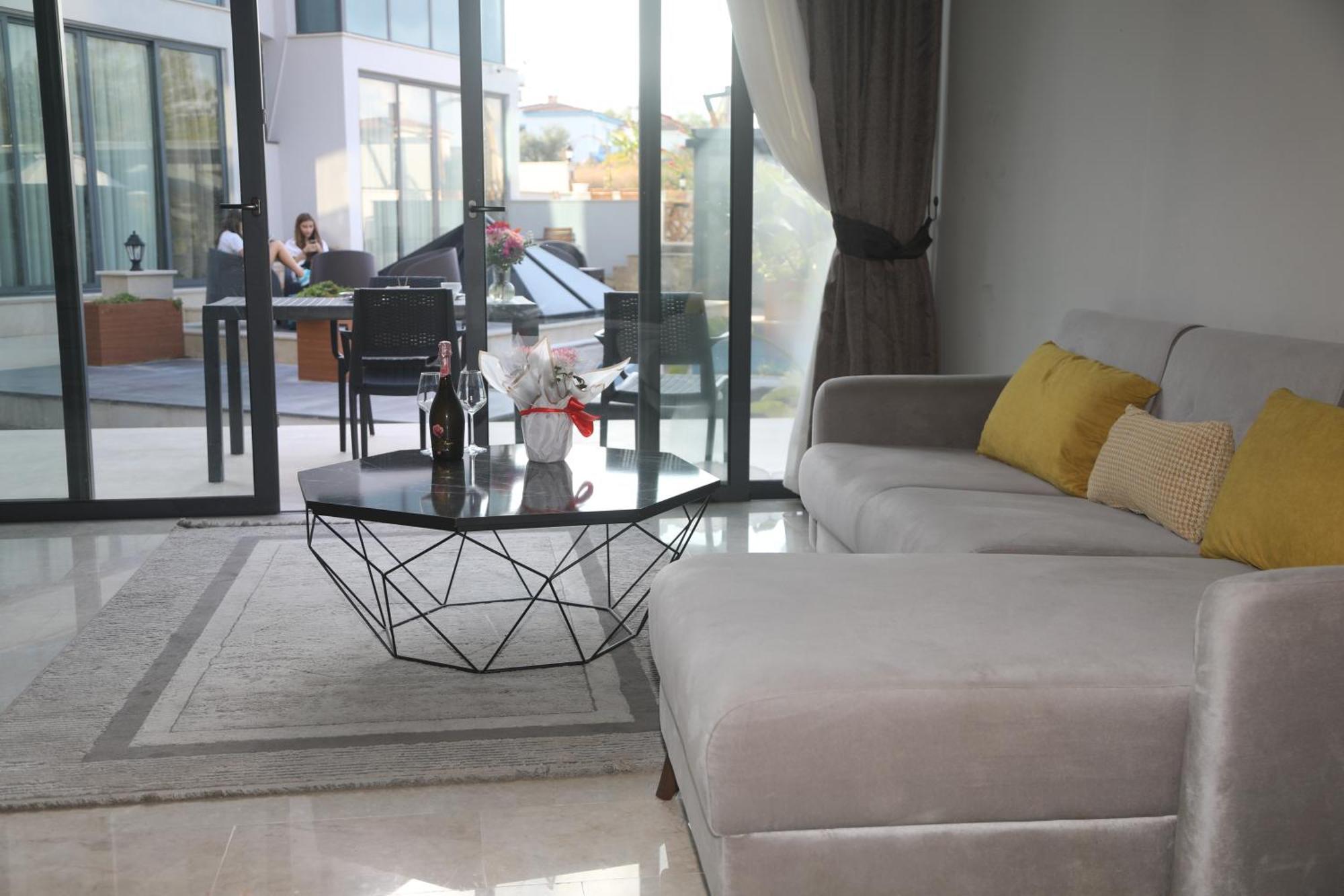 Del Mare Park Hotel Кирения Екстериор снимка