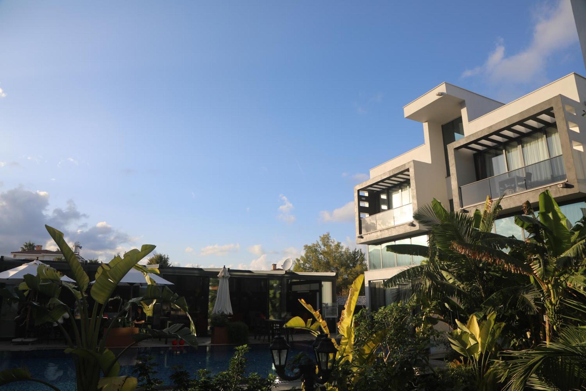 Del Mare Park Hotel Кирения Екстериор снимка