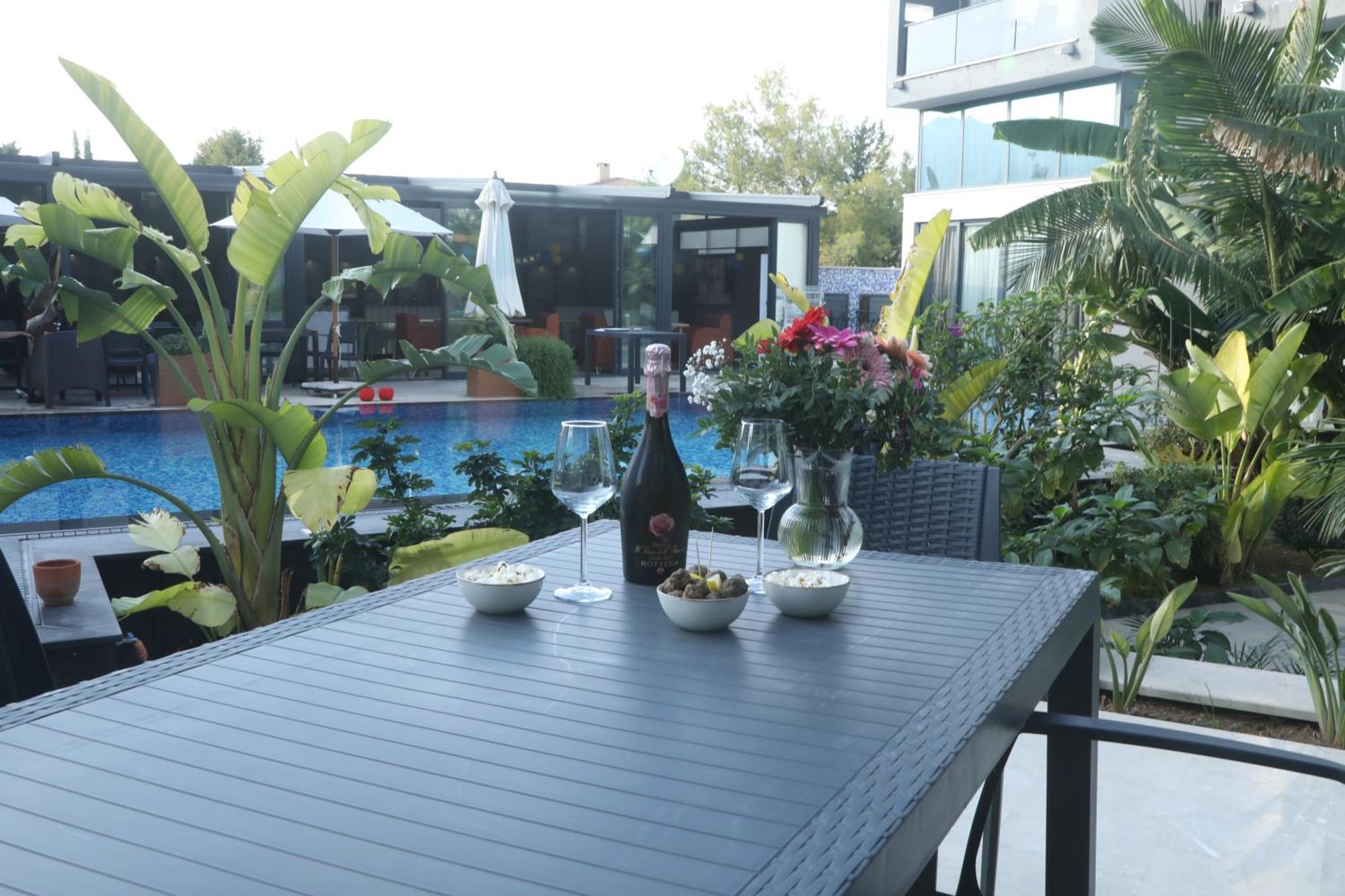 Del Mare Park Hotel Кирения Екстериор снимка